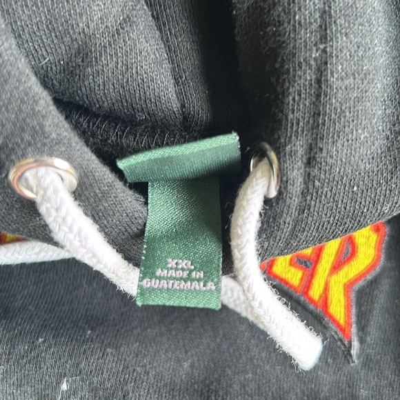 Black thrasher cropped hoodie - Picture 2 of 3